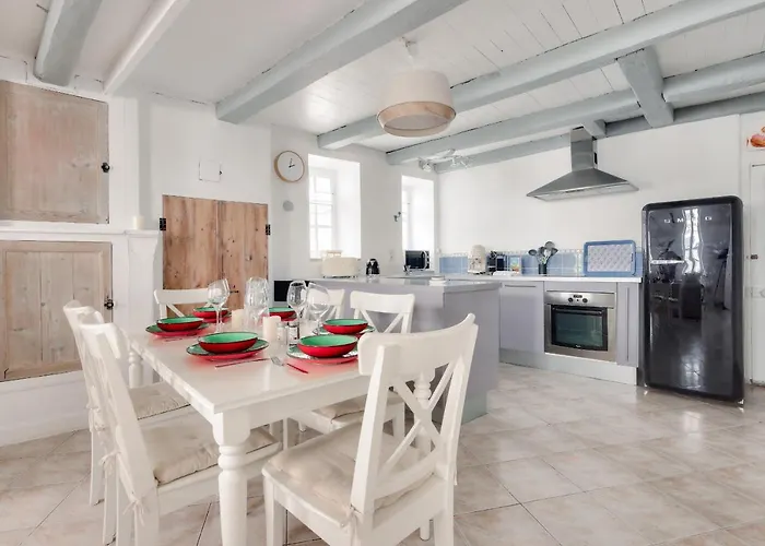 Maison Retaise Pour 6 A En Re Semesterbostad *